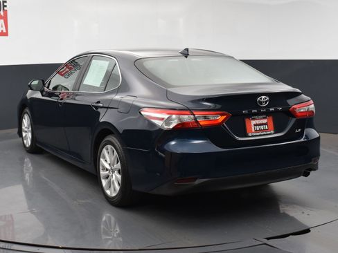 Used 2019 Toyota Camry LE image 3