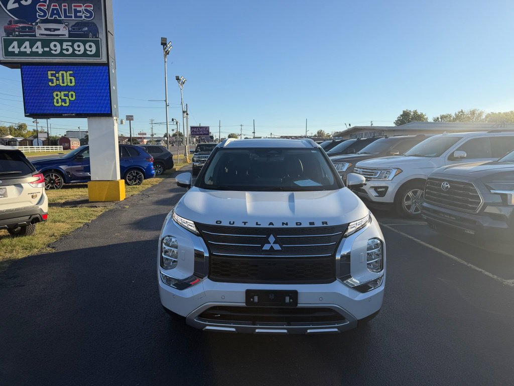 Used 2024 Mitsubishi Outlander 4WD Plug-In Hybrid image 8