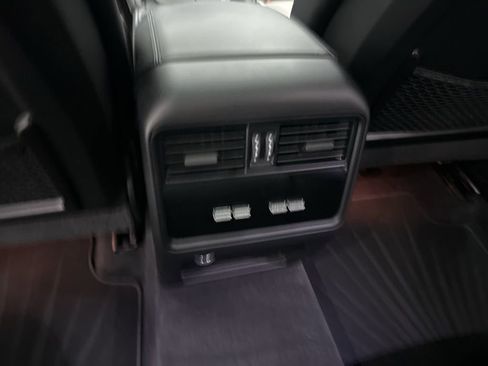 Used 2024 Porsche Cayenne Coupe image 24