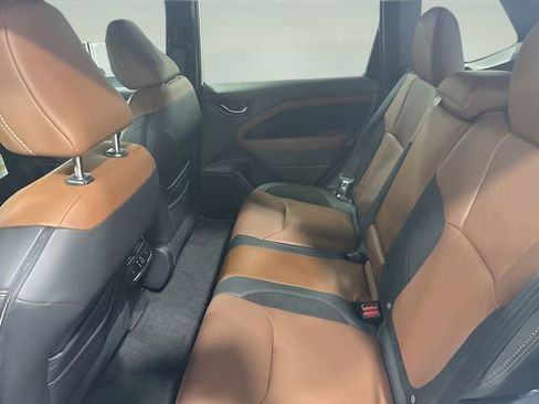 New 2026 Subaru Forester Touring AWD/4WD image 8