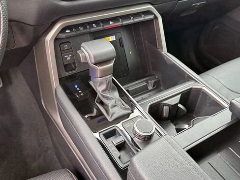 Used 2024 Toyota Tundra Limited AWD/4WD image 20