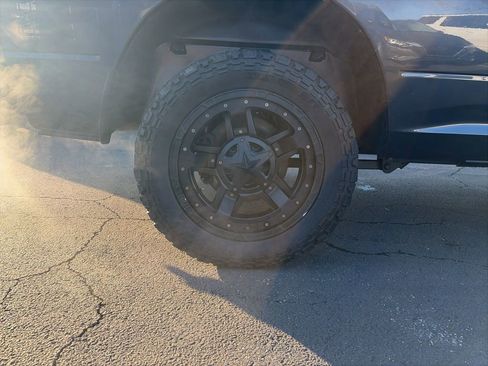 Used 2017 RAM 1500 Express image 9