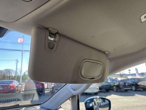 Used 2019 Chrysler Pacifica Touring-L image 29