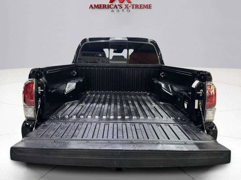 Used 2020 Toyota Tacoma TRD Off-Road w/ Technology Package AWD/4WD image 28