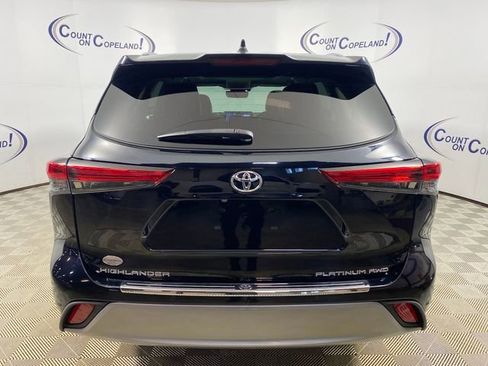 Used 2022 Toyota Highlander Platinum image 5