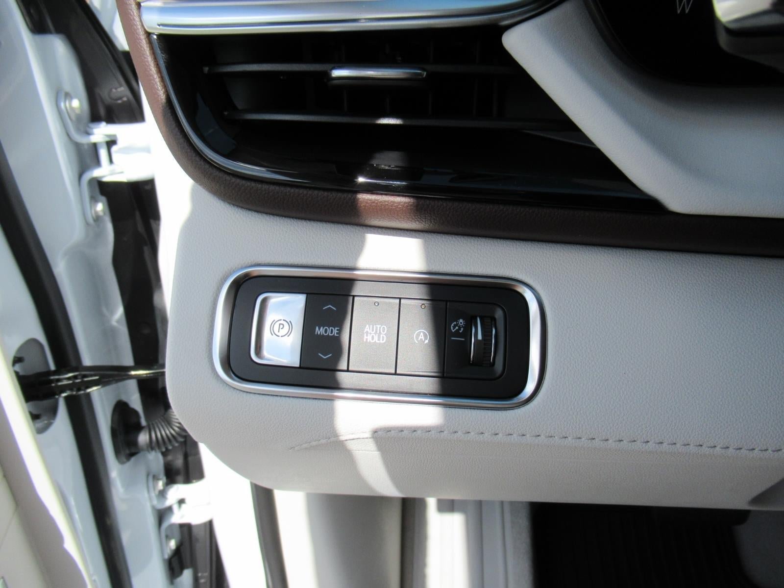 New 2026 Buick Enclave Avenir w/ Super Cruise Package FWD image 25