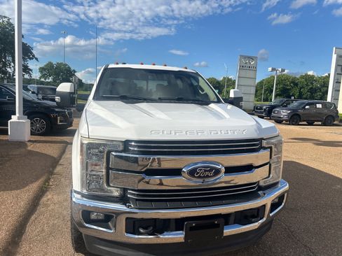 Used 2017 Ford F250 Lariat w/ Lariat Value Package AWD/4WD image 51
