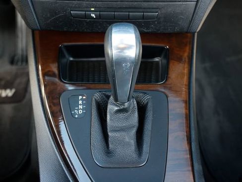 Used 2011 BMW 335i Convertible image 41