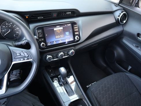 Used 2024 Nissan Kicks SV image 43