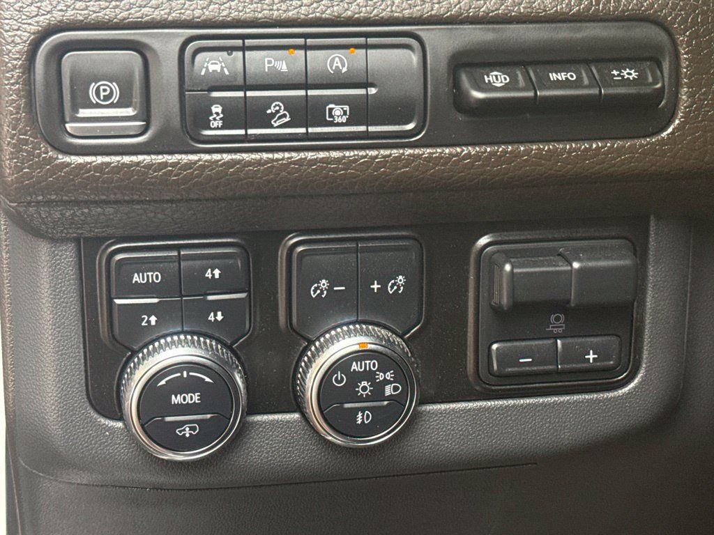 Used 2024 GMC Yukon Denali w/ Max Trailering Package AWD/4WD image 25