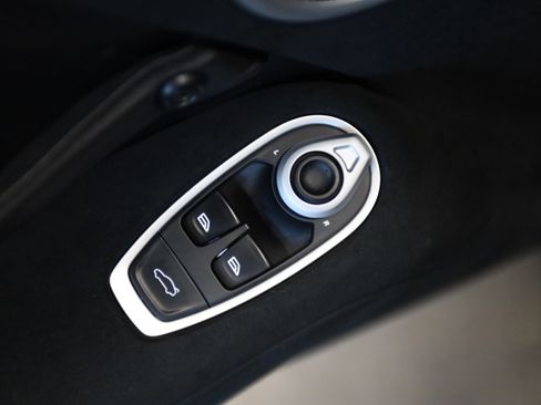 Used 2021 Aston Martin V8 Vantage Coupe RWD image 12