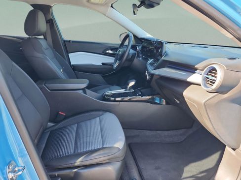 Used 2025 Chevrolet Trax LT w/ Driver Confidence Package image 18