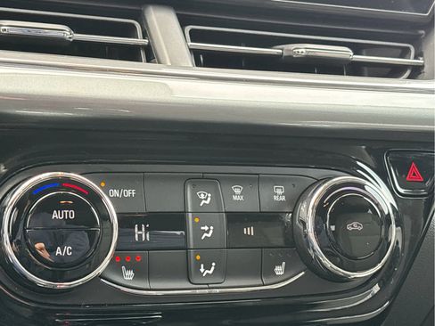 Certified 2024 Chevrolet Trax LT w/ Driver Confidence Package image 17