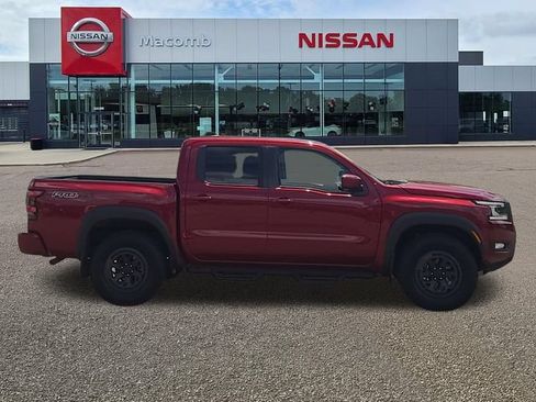 Used 2025 Nissan Frontier PRO-4X AWD/4WD image 8