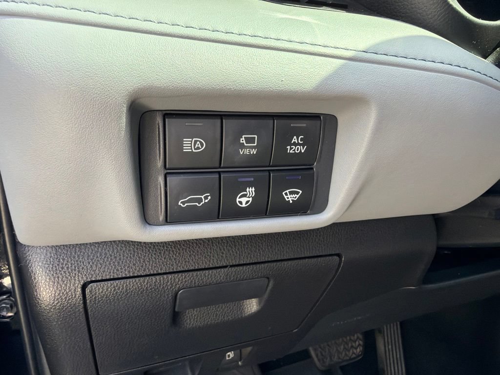 Used 2021 Toyota Highlander Limited AWD/4WD image 21