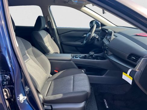 Certified 2026 Nissan Rogue SV w/ Cold Weather Package image 15