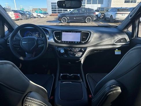 New 2026 Chrysler Pacifica Limited w/ S Appearance Package image 27