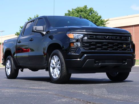 New 2026 Chevrolet Silverado 1500 Custom AWD/4WD image 1