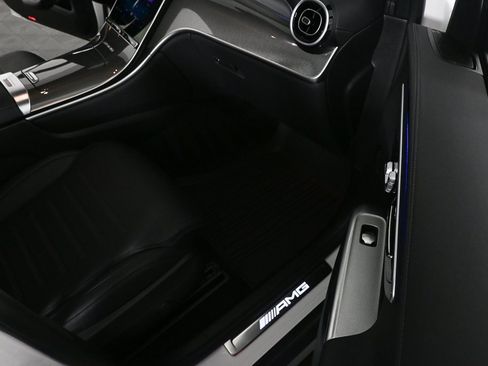 Used 2025 Mercedes-Benz GLC 43 AMG 4MATIC image 23