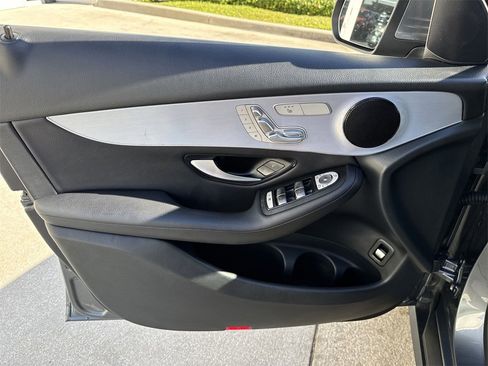 Used 2019 Mercedes-Benz GLC 300 GLC 300 image 40