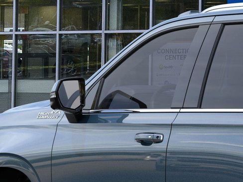 New 2026 Chevrolet Tahoe High Country AWD/4WD image 12