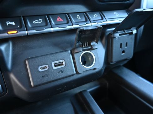 Used 2020 Chevrolet Silverado 3500 High Country w/ Technology Package image 30