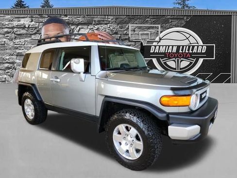 Used 2010 Toyota FJ Cruiser Base image 1