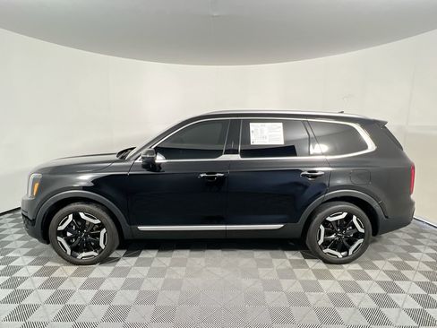 Used 2025 Kia Telluride S image 7