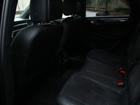 Used 2015 Porsche Macan S image 22