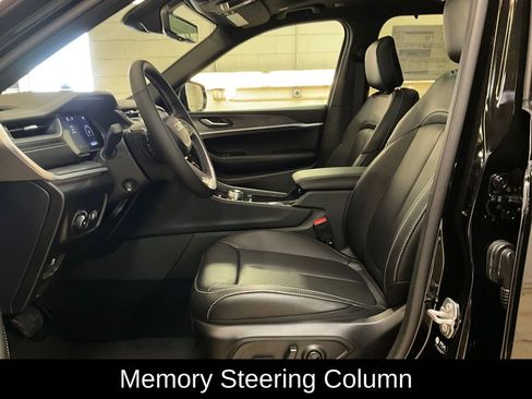 New 2025 Jeep Grand Cherokee Limited w/ Luxury Tech Group II image 14