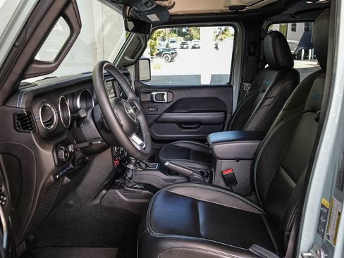 Used 2023 Jeep Wrangler Unlimited Rubicon 4xe AWD/4WD image 16