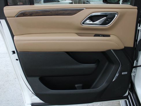 Used 2022 Chevrolet Suburban Premier image 35