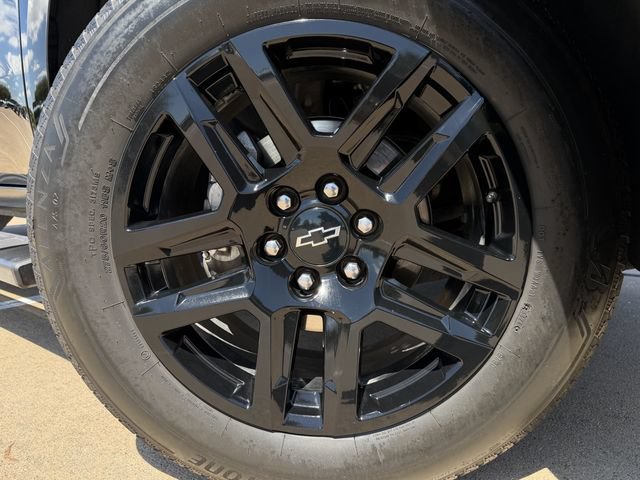Used 2025 Chevrolet Silverado 1500 Custom w/ LPO, Dark Essentials Package RWD image 9