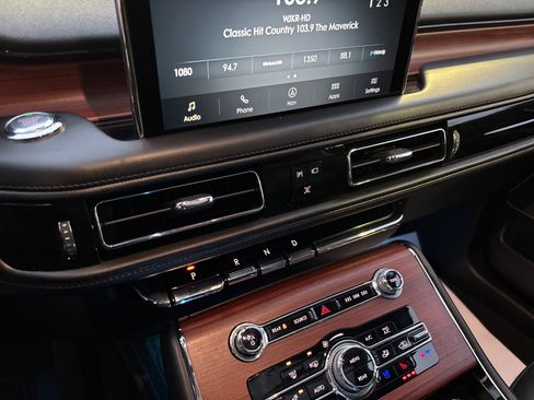 Certified 2023 Lincoln Aviator Reserve w/ Elements Package Plus image 21