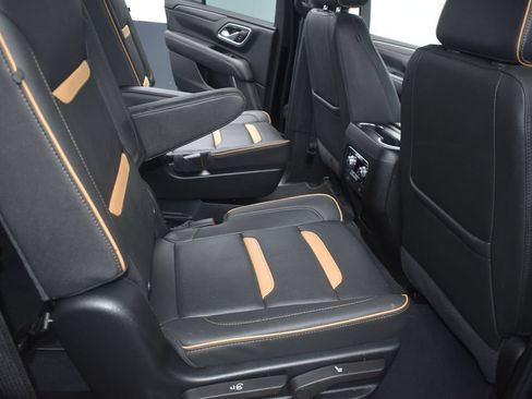 Used 2024 GMC Yukon AT4 w/ Technology Package AWD/4WD image 23