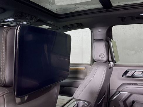 Used 2025 Chevrolet Tahoe High Country image 31