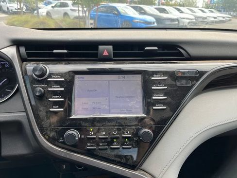 Used 2019 Toyota Camry LE FWD image 5