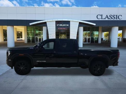 Used 2025 GMC Sierra 2500 AT4 w/ AT4 Premium Plus Package image 4