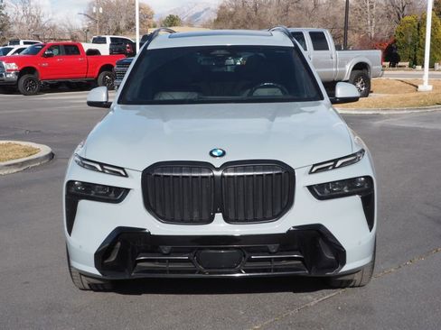Used 2023 BMW X7 xDrive40i w/ M Sport Package image 2