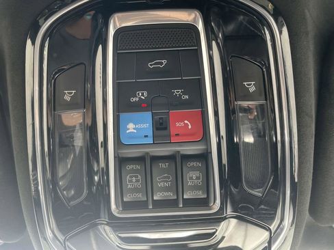 Certified 2023 Jeep Grand Wagoneer Series II image 43