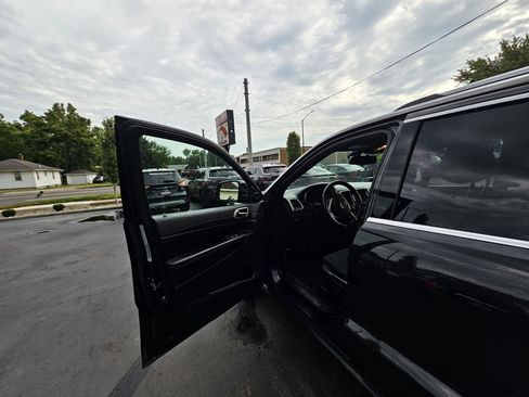 Used 2016 Jeep Grand Cherokee Laredo w/ Quick Order Package 23E AWD/4WD image 18