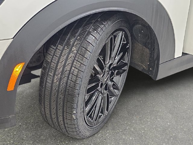 Certified 2024 MINI Cooper S FWD image 27