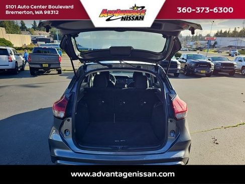 Used 2024 Nissan Kicks S image 19