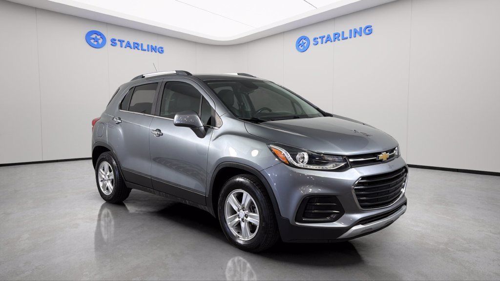 Used 2020 Chevrolet Trax LT w/ LT Convenience Package FWD image 13