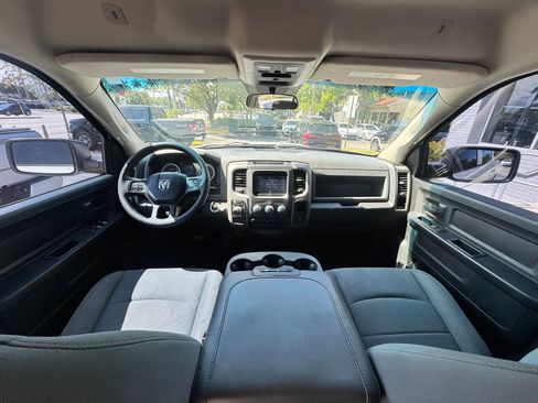 Used 2017 RAM 1500 Express w/ Express Value Package RWD image 14
