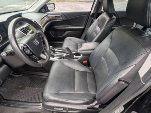 Used 2017 Honda Accord Touring image 18