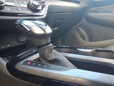 Used 2024 Buick Envista Sport Touring w/ Convenience I Package FWD image 19