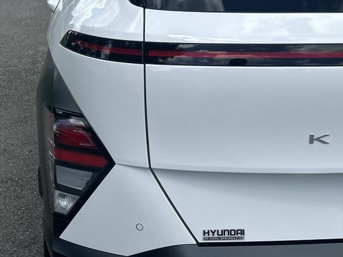 Certified 2025 Hyundai Kona Limited FWD image 12