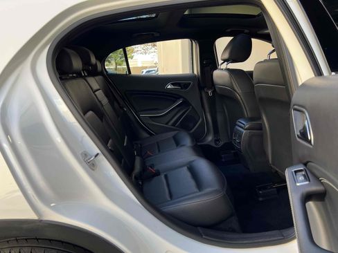 Used 2019 Mercedes-Benz GLA 250 4MATIC w/ Premium Package image 42