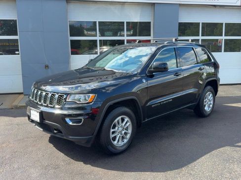 Used 2020 Jeep Grand Cherokee Laredo AWD/4WD image 2